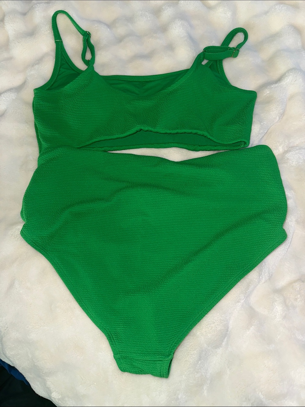 Green two piece - Picture 4 of 4